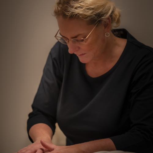 Rygmassage i Hals