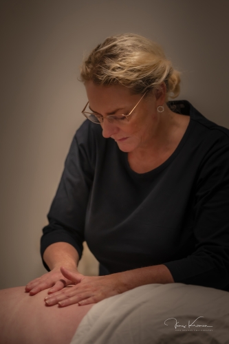 Rygmassage i Hals